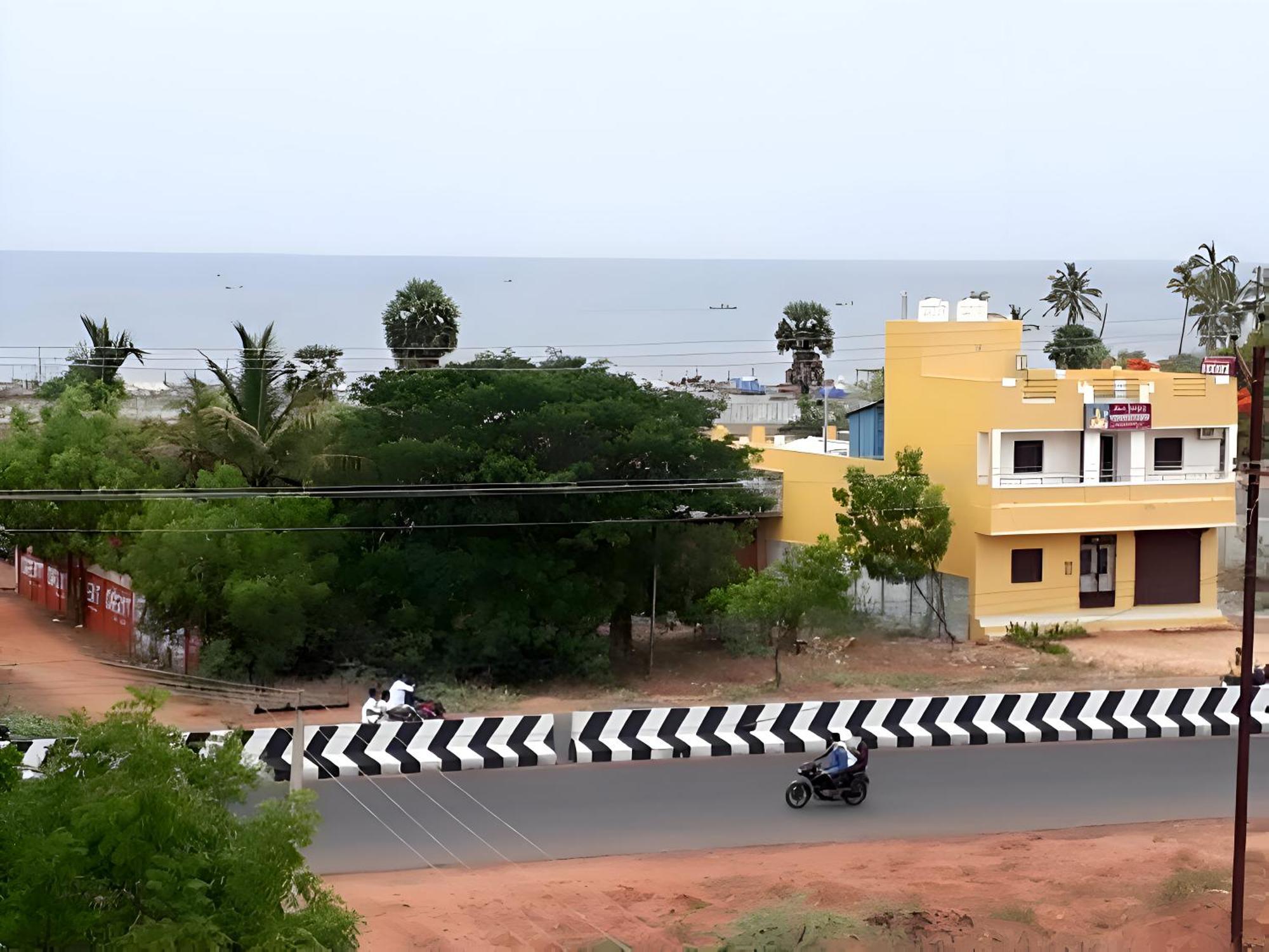 Le Holiday Inn Pondicherry Exterior photo